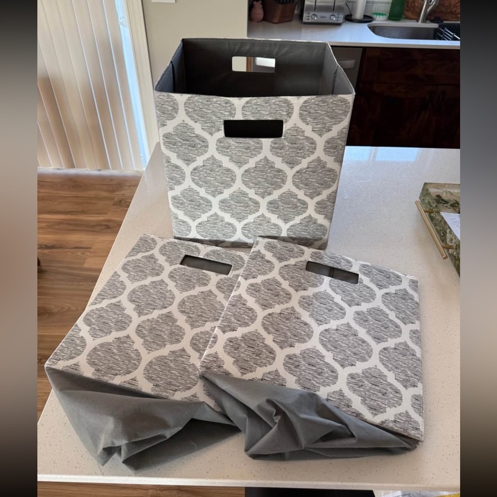 Threshold fabric storage cubes